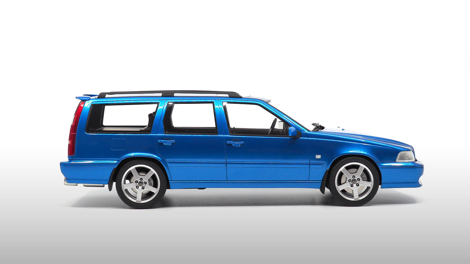 insult number Orchard Volvo V70 R 1999 Laser Blue limitiert - Modellauto