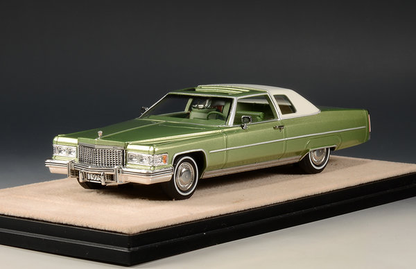 CADILLAC - COUPE DEVILLE 1975 - LIDO GREEN IRID